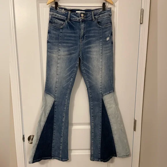 Vervet Women's High Rise Colorblock Panel Flare Southwestern Jeans - Blue - Picture 3 of 8